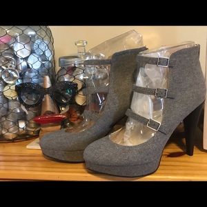 Bar III   10M New Grey Flannel  Heel